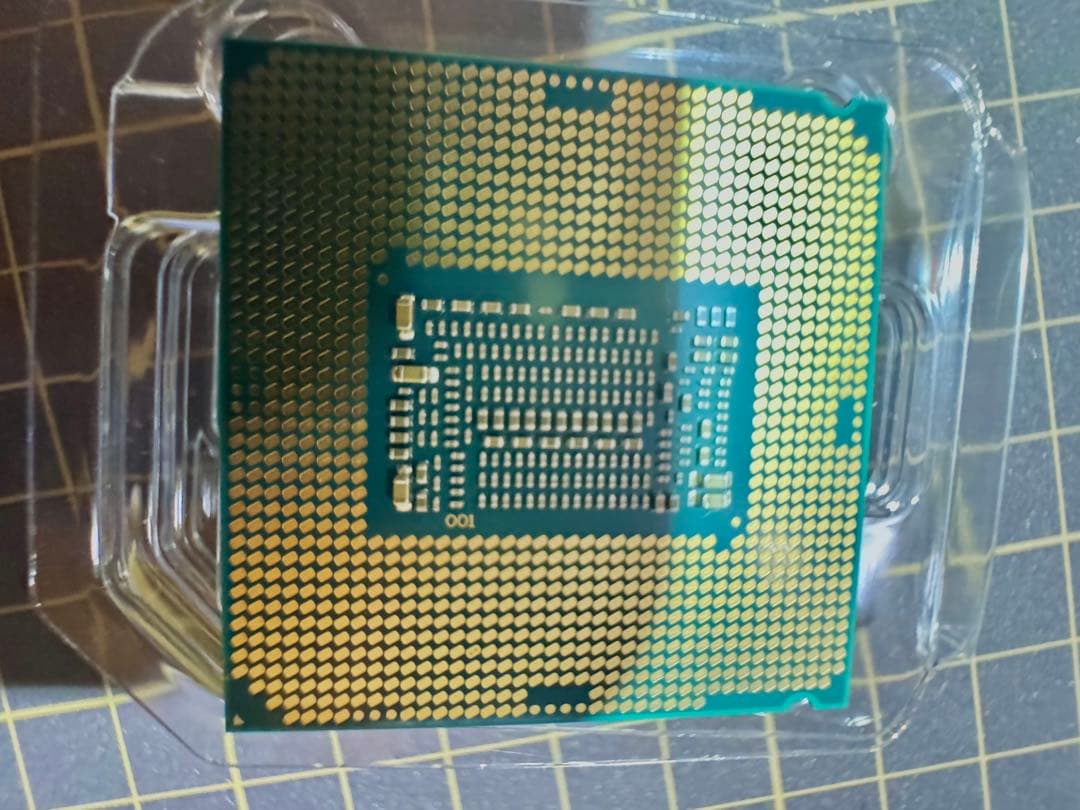 Intel Core i5-8600K CPU LGA1151 動作確認済み