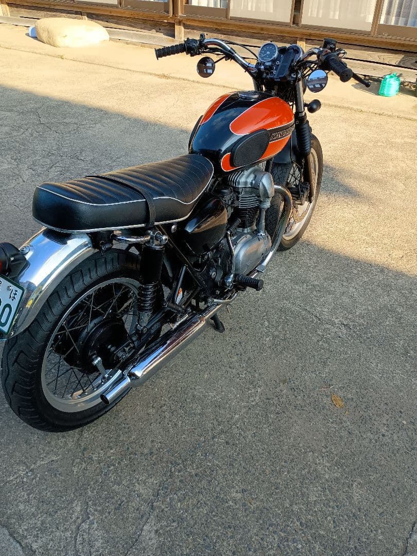 カワサキ　W650 純正シート