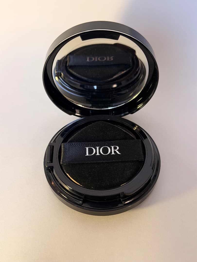 Dior スキンフォーエヴァー イドラグロウクッション0.5N