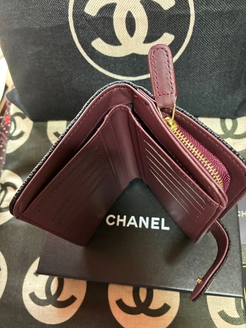 ゆぅ『未使用』CHANELキルティング２つ折り財布