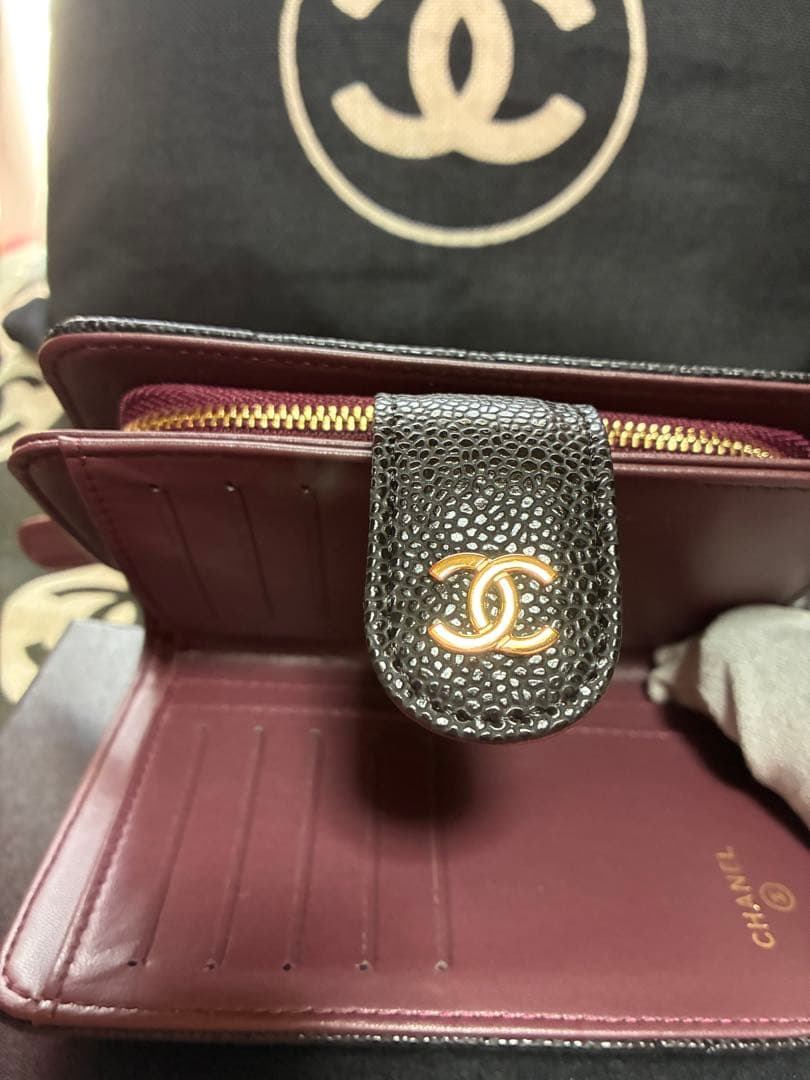 ゆぅ『未使用』CHANELキルティング２つ折り財布