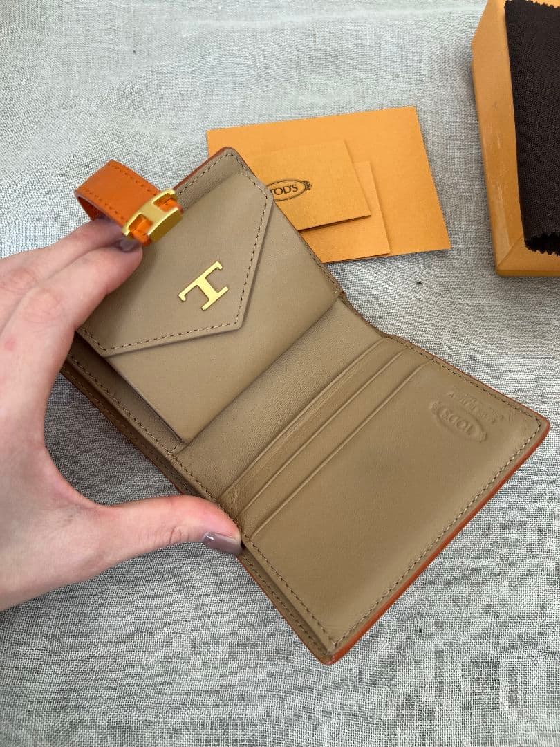 TOD'S トッズ　Tタイムレス　二つ折り　財布　オレンジ×ベージュ