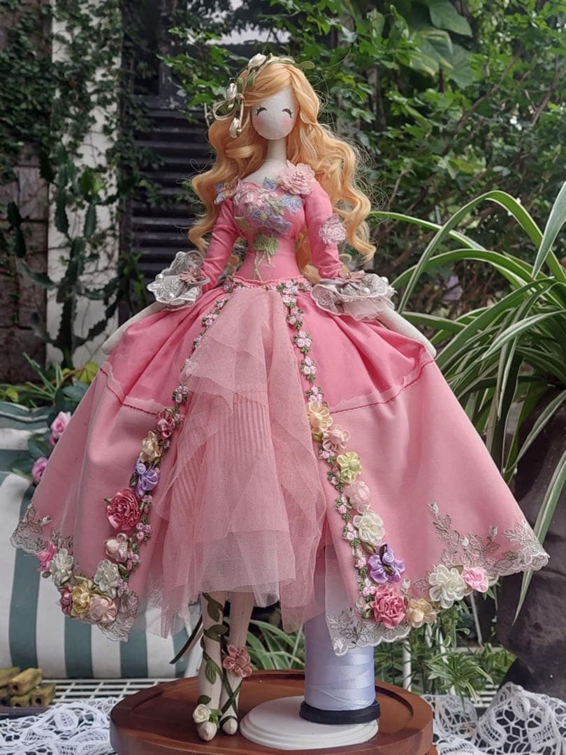 ヨーロッパ生地使用 手作りドール ピンクフラワードレス