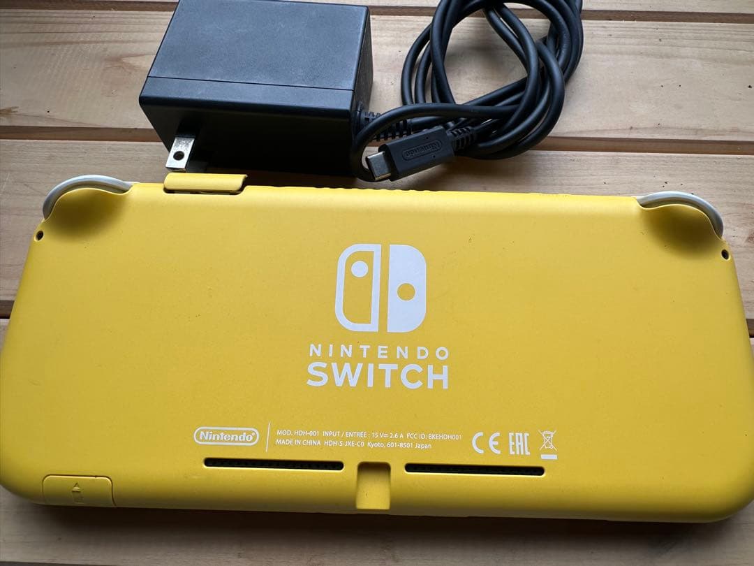 Nintendo Switch Lite イエロー ポケモンカセット2個付き
