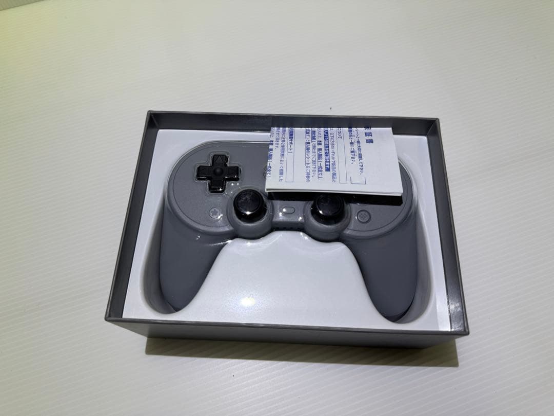 8BitDo Pro 2 Bluetooth gamepad（グレー）