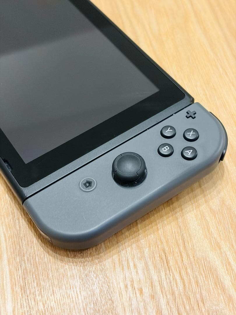 【新型】Nintendo Switch 本体 グレー＋Joy-Con充電グリップ