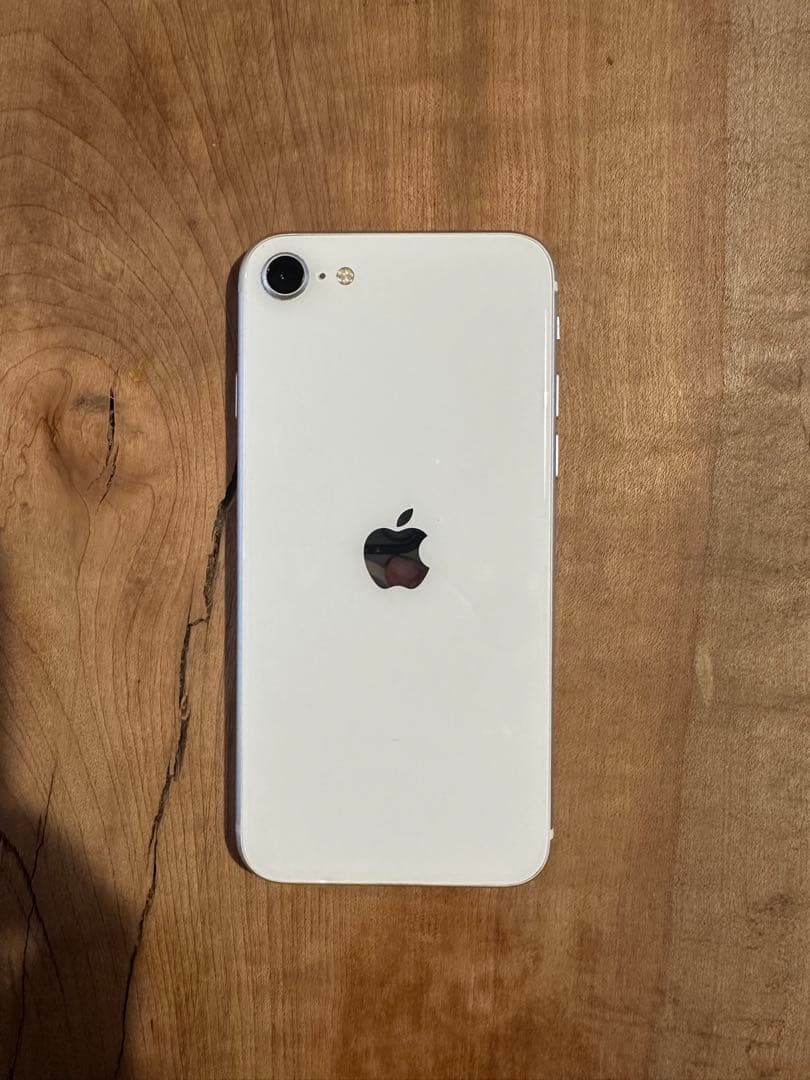 【プルメリ】iPhone SE 64GB ホワイト