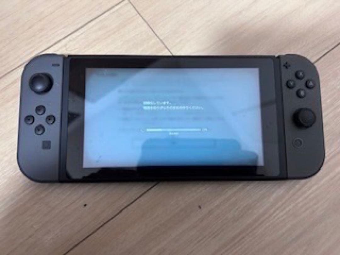 Nintendo Switch 本体【Joy-Con(L)/(R) グレー】