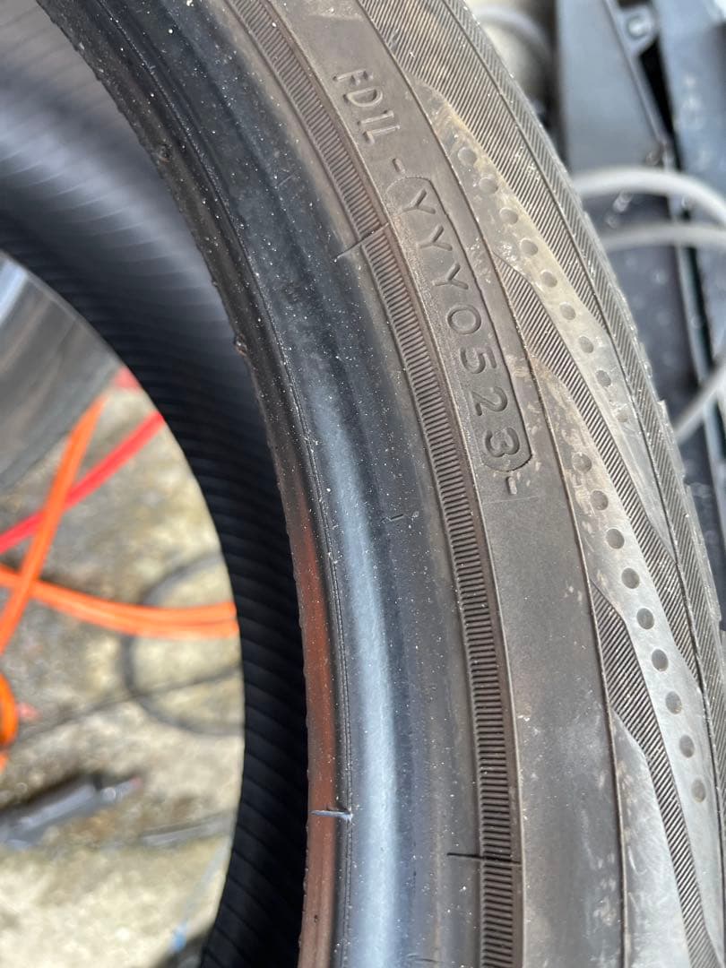 タイヤ・ホイール YOKOHAMA BluEarth RV-03 245/40r20