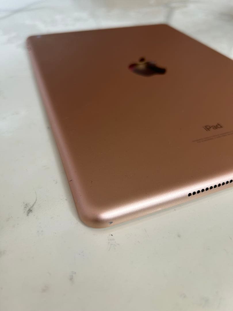 Apple iPad (第6世代) 9.7インチ 32GB ゴールド