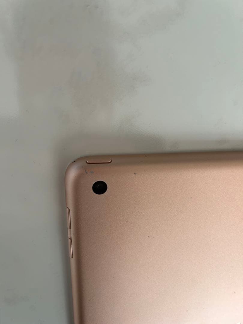 Apple iPad (第6世代) 9.7インチ 32GB ゴールド