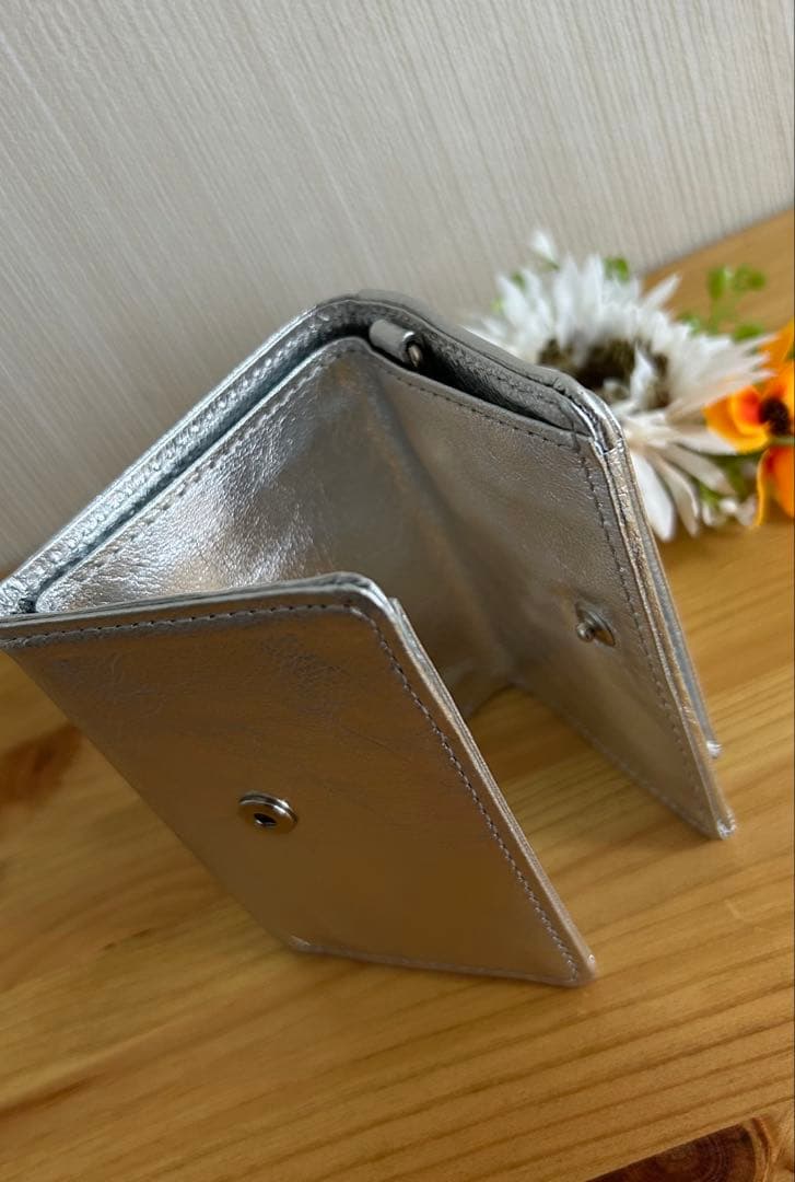 OUR  / アワーホーム ❤︎ 三つ折りレザー財布 ❤︎ シルバー【新品】