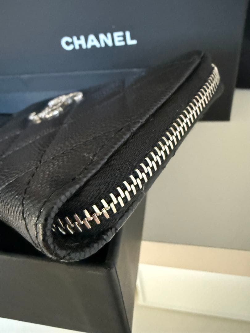 シャネルフラグメントケース 24Pラウン財布