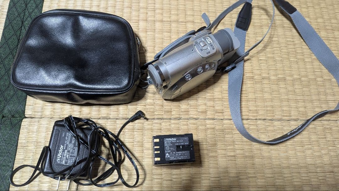 ビデオカメラ ビクター GR-D200-S動作確認済み