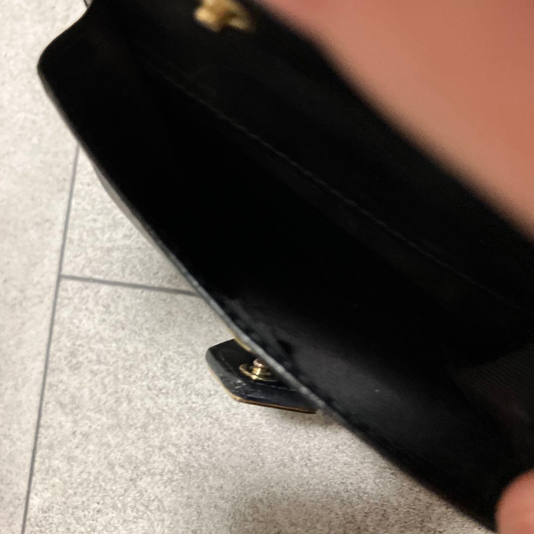 プラダコンパクト財布