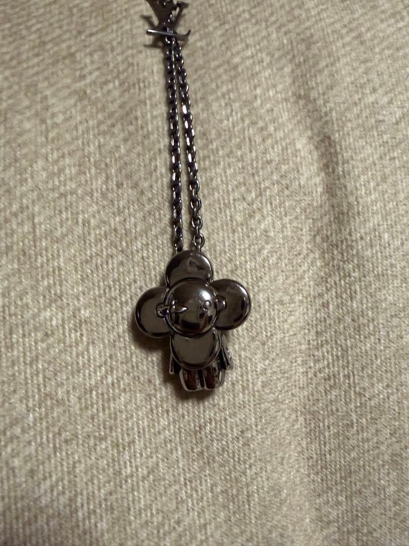 LOUIS VUITTON スカルネックレス ブラック