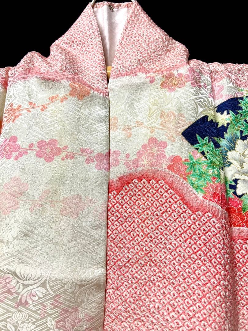 T 　最高級　絞り　花刺繍　花柄振袖 着物 ピンク系