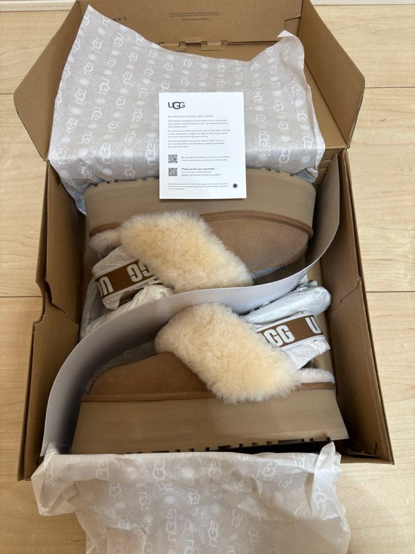【UGG】FUNKETTE ファンケット　23センチ　ストラップ　厚底