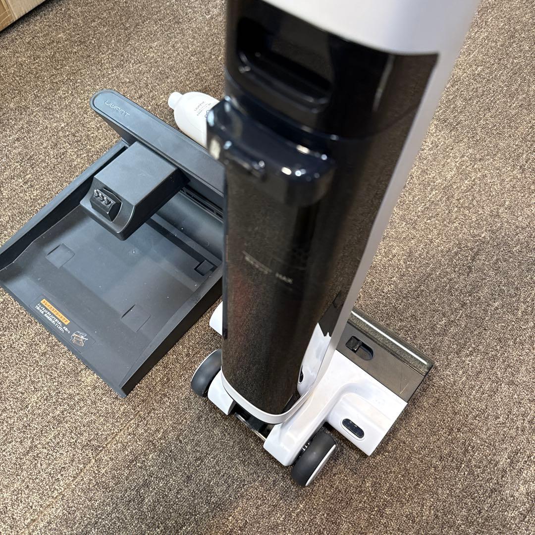 UWANT D100湿乾両用掃除機 ドック式