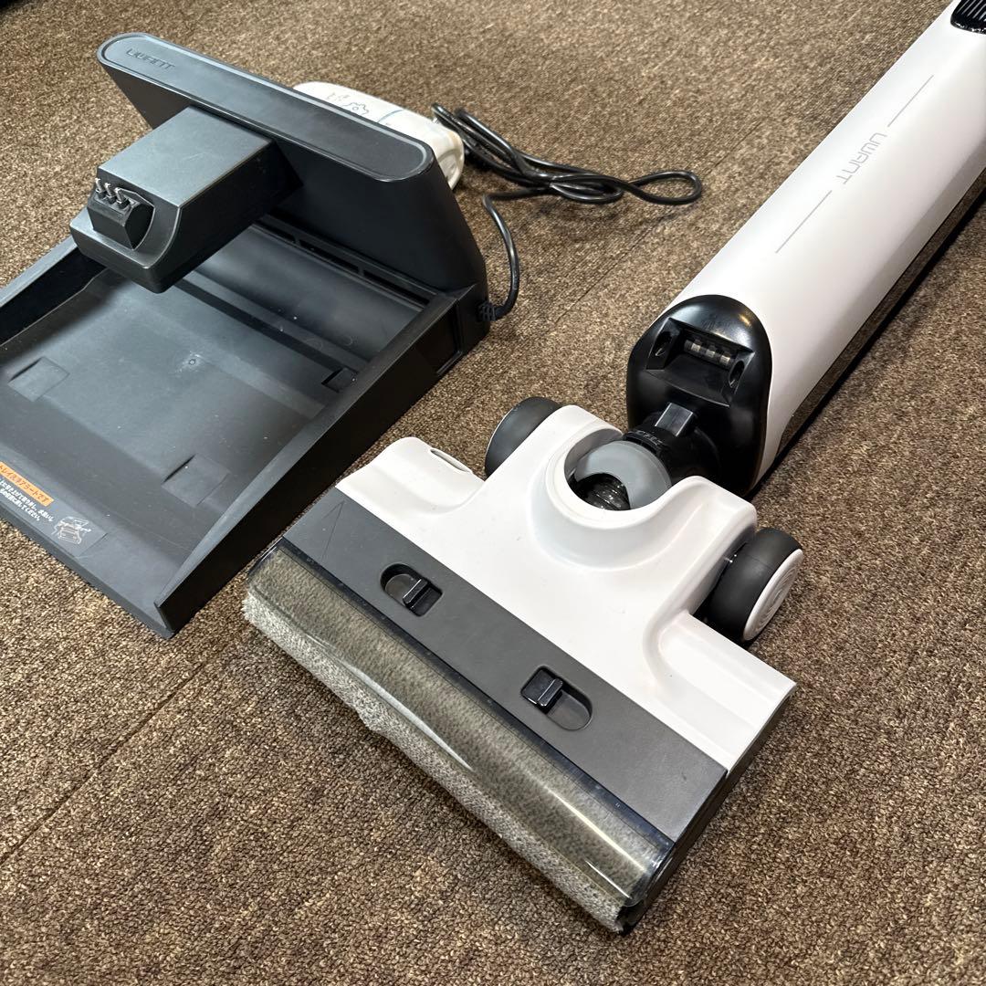 UWANT D100湿乾両用掃除機 ドック式