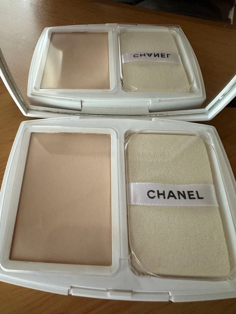 CHANEL ル　ブラン　ブライトニング　コンパクト　B10 箱、付属袋付き