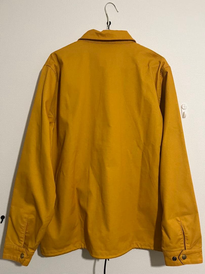 carhartt Cロゴ付きマスタードジャケット