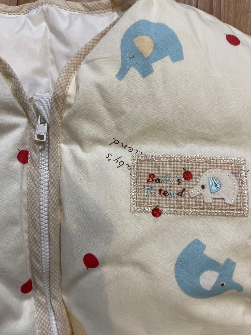 【専用】赤ちゃんの城　ダウンベスト