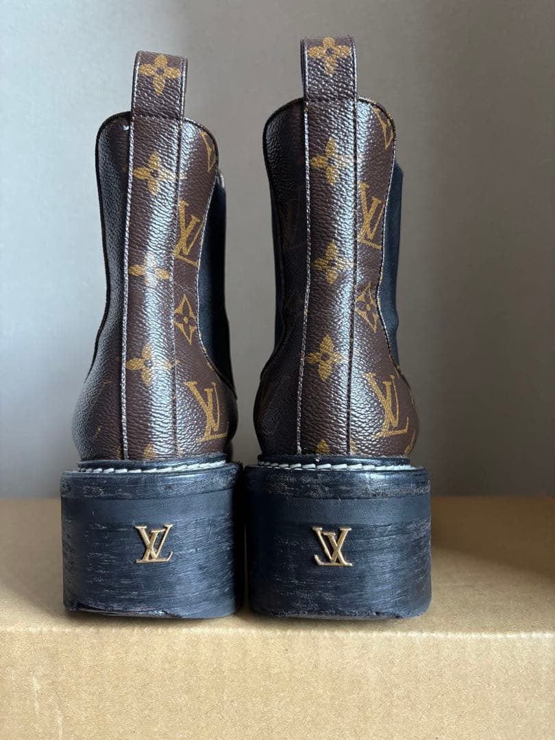 ルイヴィトン　LVボブ―ル サイドゴアブーツ Louis Vuitton