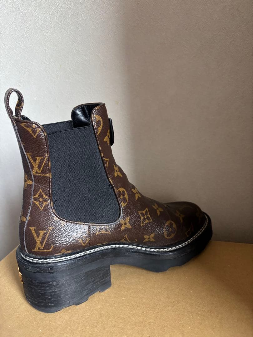 ルイヴィトン　LVボブ―ル サイドゴアブーツ Louis Vuitton