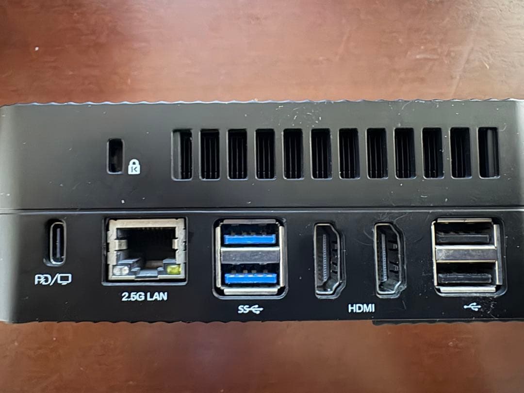 Minisforum UM560 箱付 付属品多 ジャンク（SSD/メモリなし）