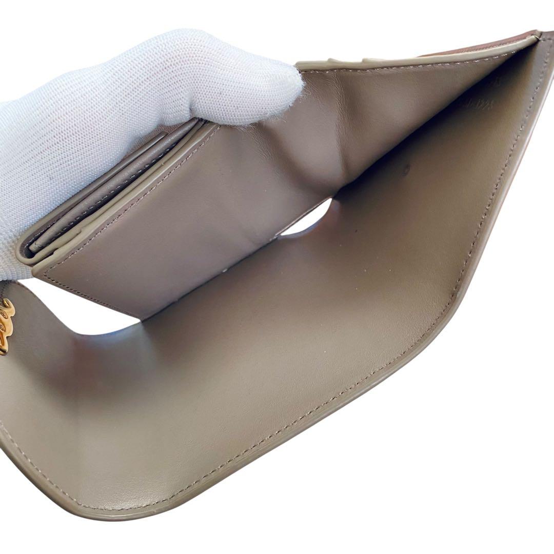 CELINE セリーヌ【美品】スモールフラップウォレット トリオンフ ぺブル