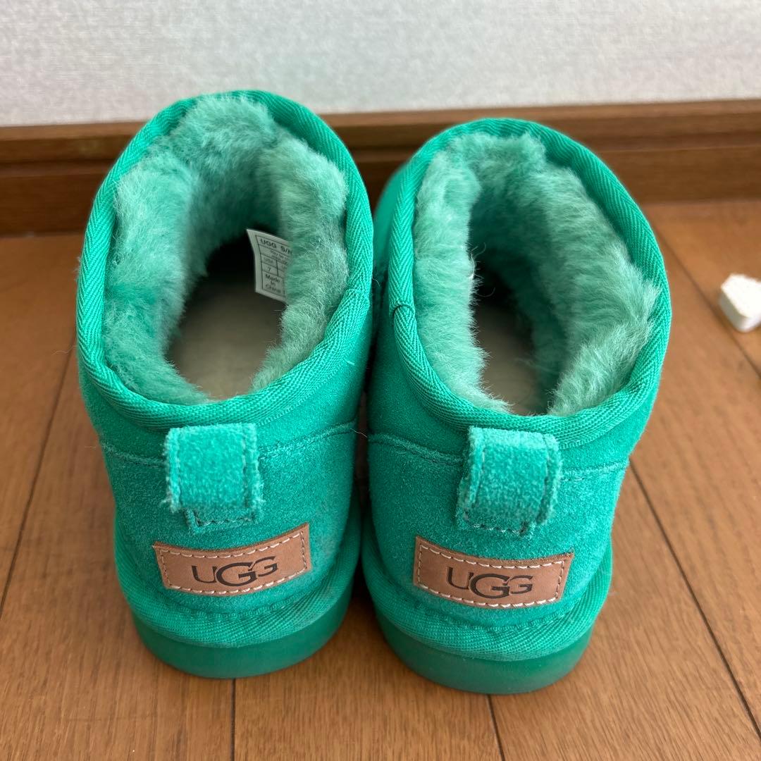UGG ターコイズ ムートンブーツ