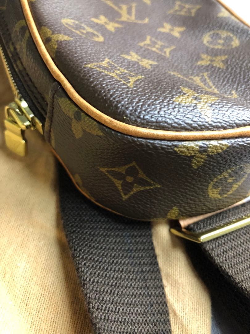 ▲【美品】LOUISVUITTON モノグラム　ポシェットガンジュ