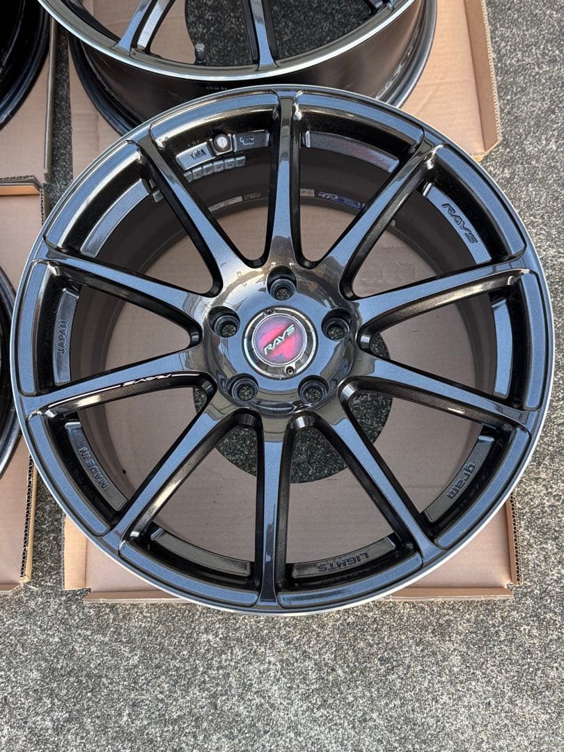 今だけ2万円引きで出します レイズ グラムライツ 57Tr 18インチ 箱付き