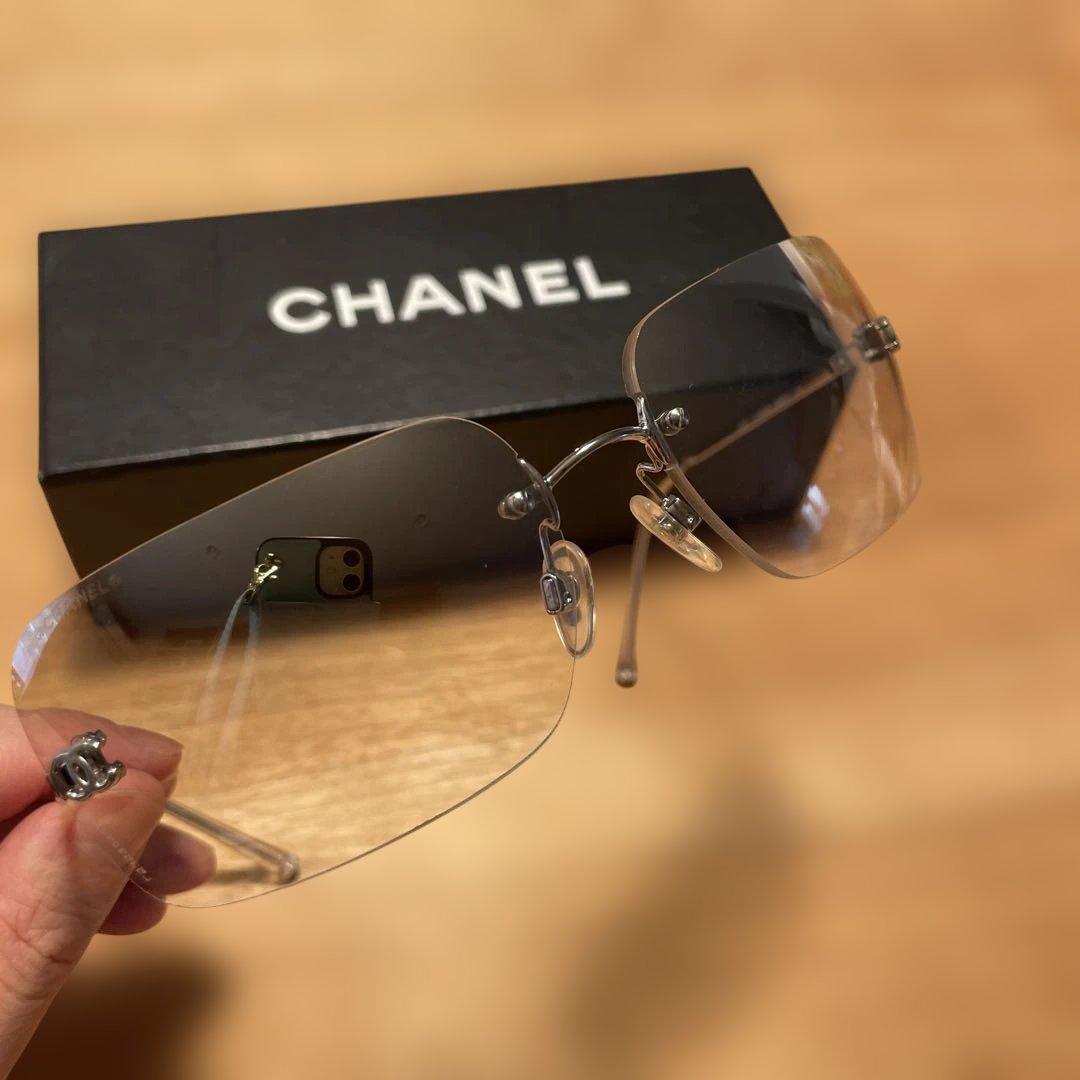 CHANEL シルバークリアサングラス 【おまけ】ケース付き