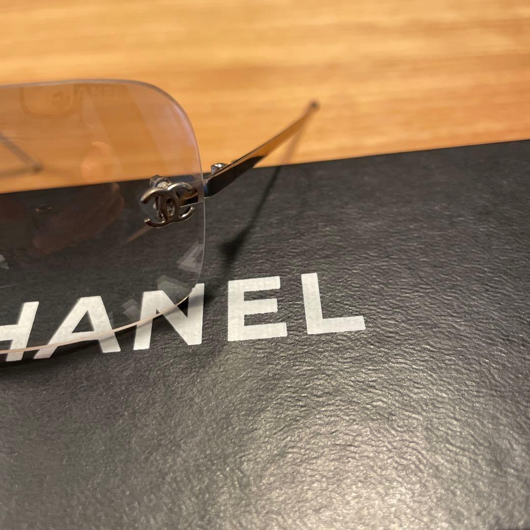 CHANEL シルバークリアサングラス 【おまけ】ケース付き