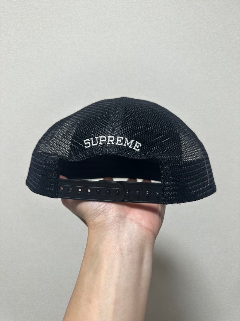 帽子 supreme toy machine