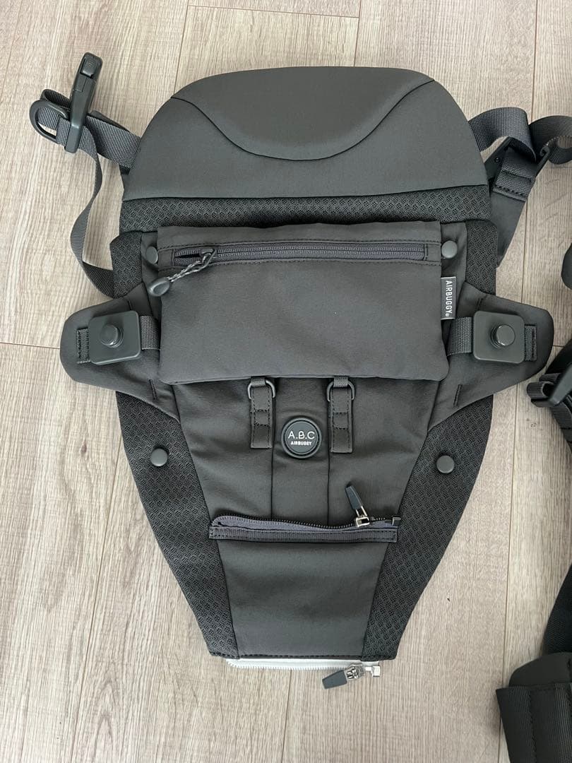 【極美品】エアバギーベビーキャリア　ディムグレー