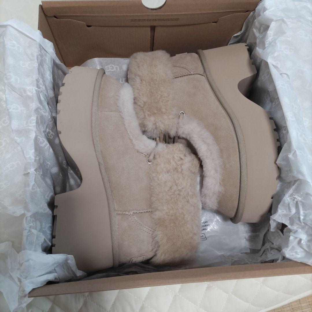 【新品未使用】UGG エスミーレースアップブーツ　25cm
