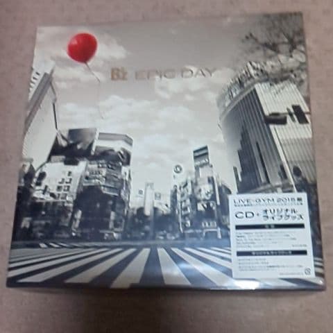 B'Z【EPlCDAY CD＋オリジナルライブグッズ】とカード２枚セット
