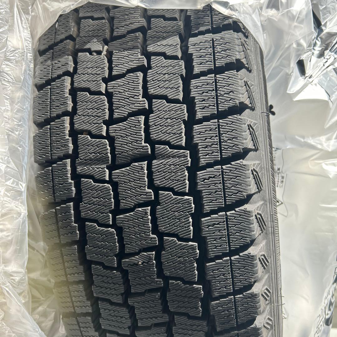 引取専用ハイエース用スタッドレスタイヤ 4本セット195/80R15