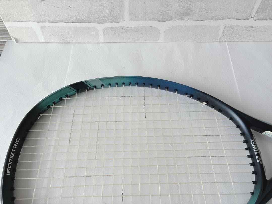 ⭐️美品⭐️YONEX EZONE100　2022 G2　ケース付