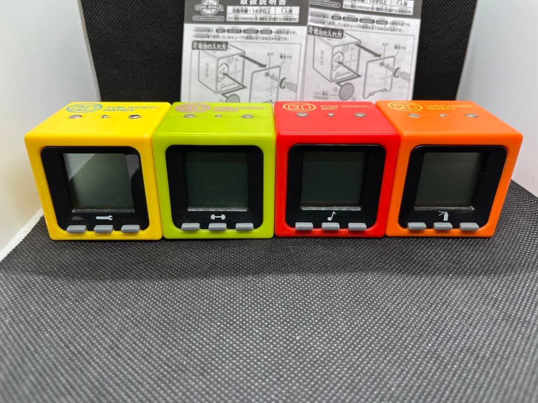 CUBE WORLD キューブワールド　バンダイ　たまごっち