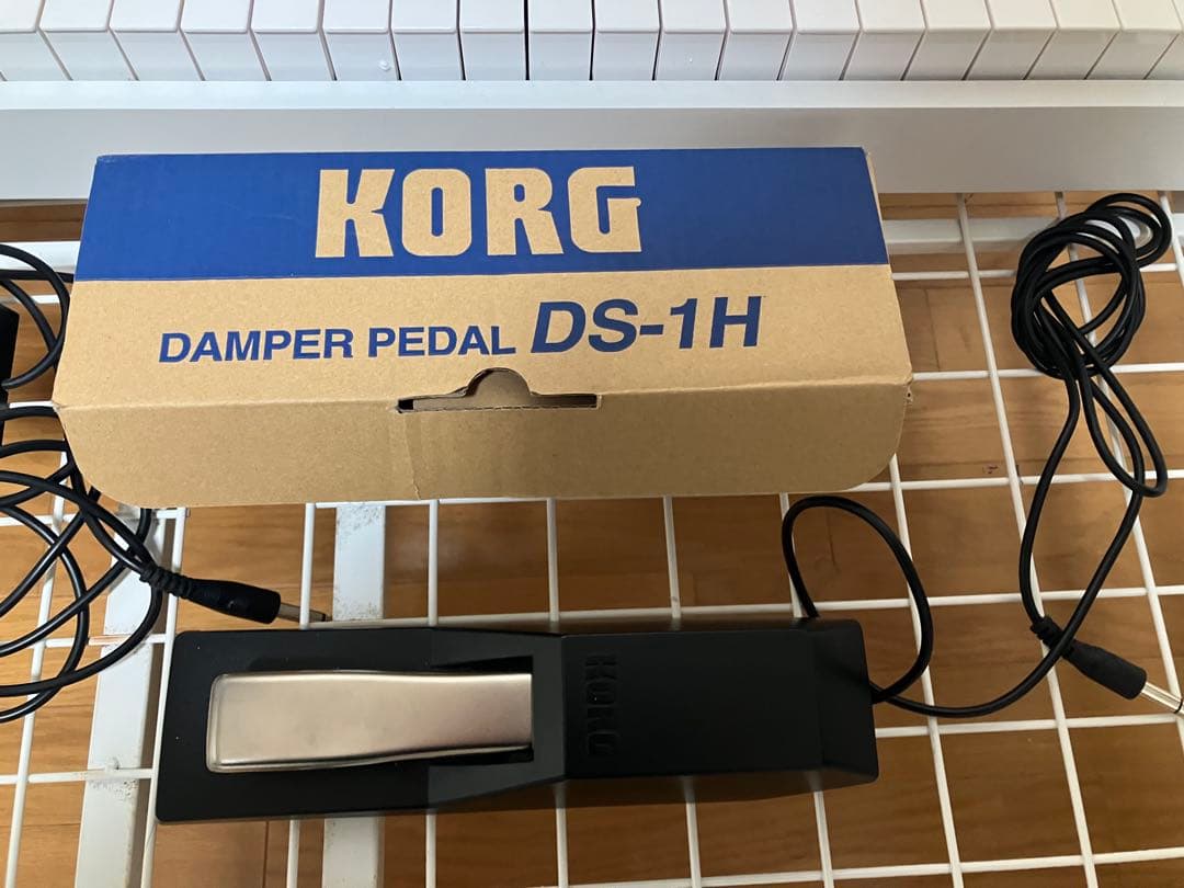 KORG D1 電子ピアノ 2022年製 純正ペダル、スタンド付き
