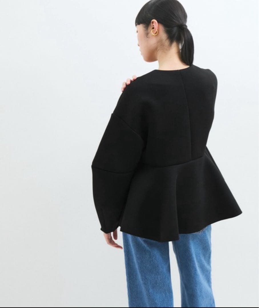 アダムエロペ エッグブローチ付き ペプラムカーディガン