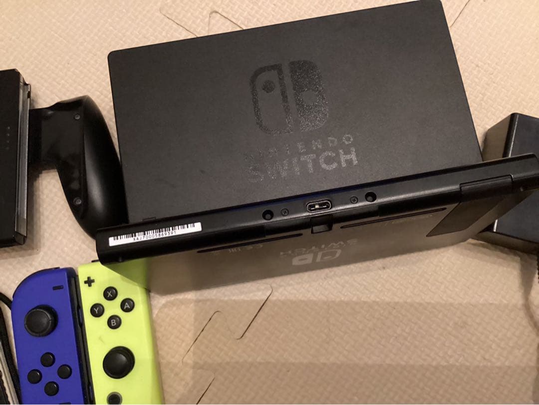 Nintendo Switch 本体 持ち運び用ケース付き
