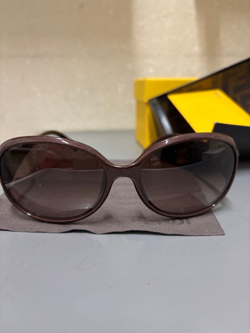 FENDI ブラウンオーバーサイズサングラス