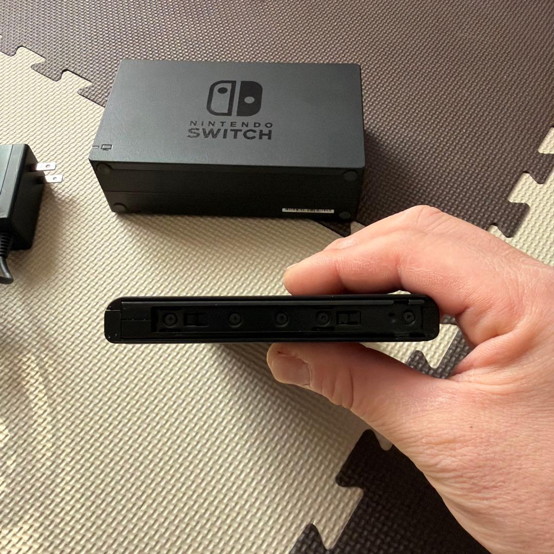 i*T様 美品Nintendo Switch 本体 + ACアダプター　ジャンク