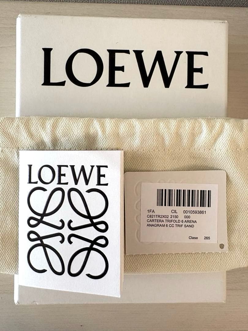 LOEWE アナグラム　三つ折り財布　コンパクト