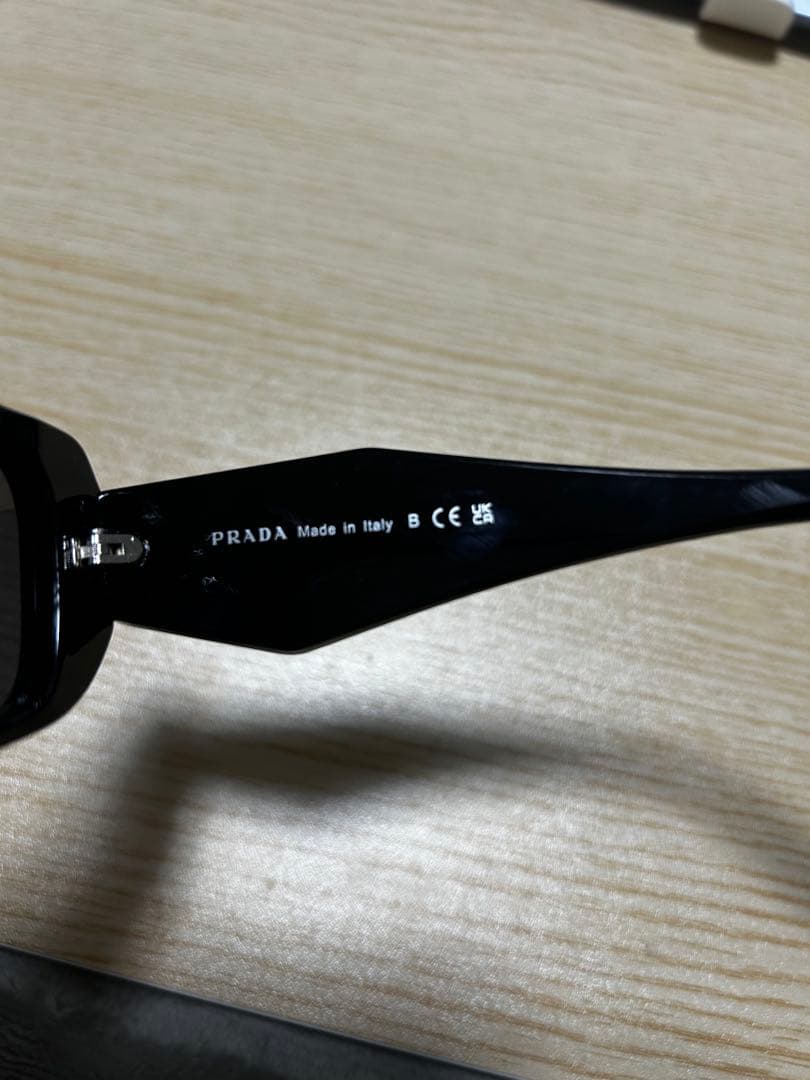 PRADA ブラック サングラス